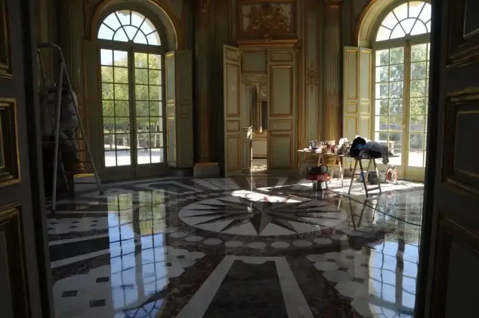 Rénovation de sol en marbre chateau de versaille par nos artisans